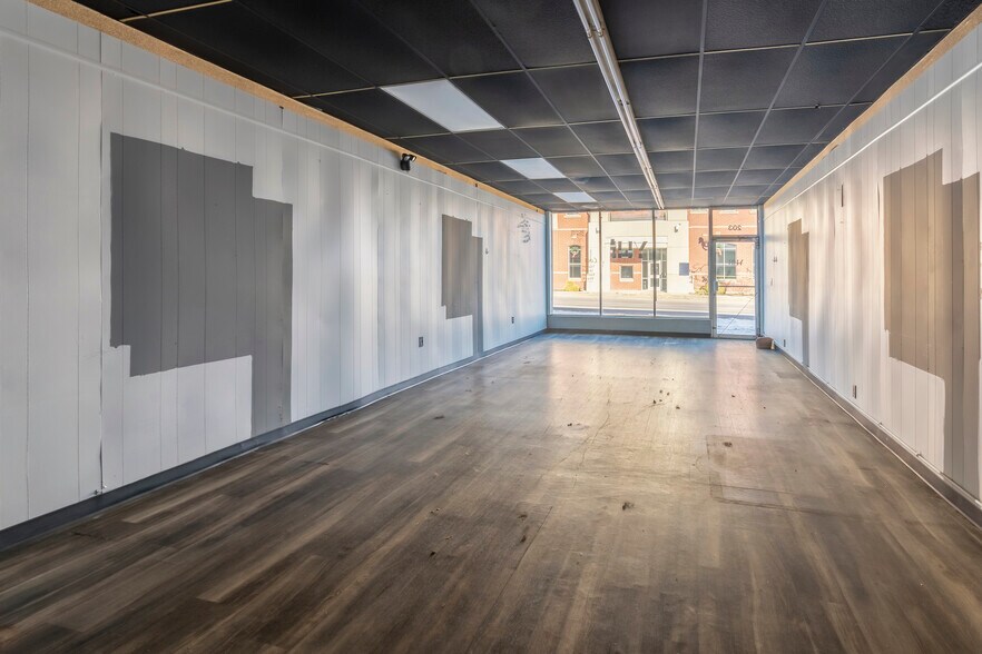 More Photos Of 300 S Illinois Ave, Carbondale Storefront Retail Office For Sale