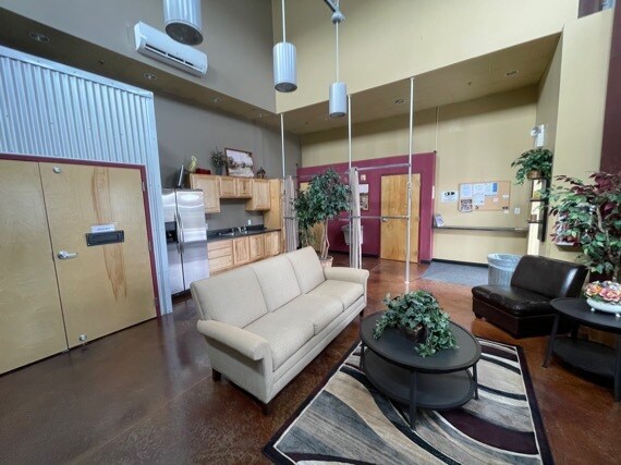 More Photos Of 3656 Stagecoach Rd, Longmont Warehouse For Sale