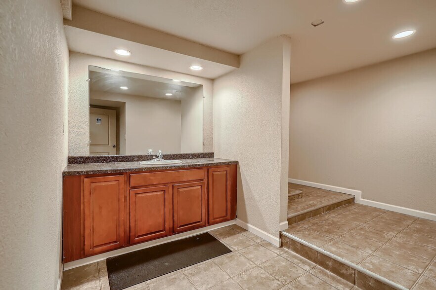 More Photos Of 5900-5910 E Colfax Ave, Denver Storefront Retail Office For Lease