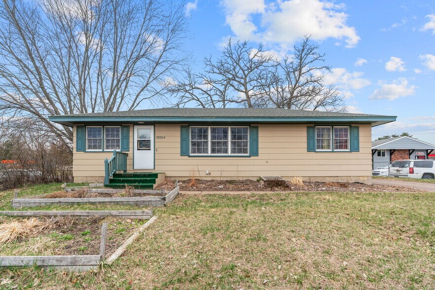 More Photos Of 38804 8th Ave, North Branch Office Residential For Sale