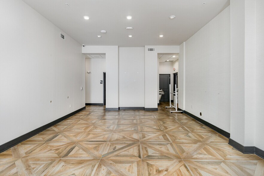More Photos Of 2200 Carl D Silver Pkwy, Fredericksburg Hotel For Lease