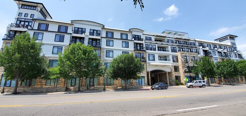 More Photos Of 127 E Riverside Dr, Austin Apartments For Lease