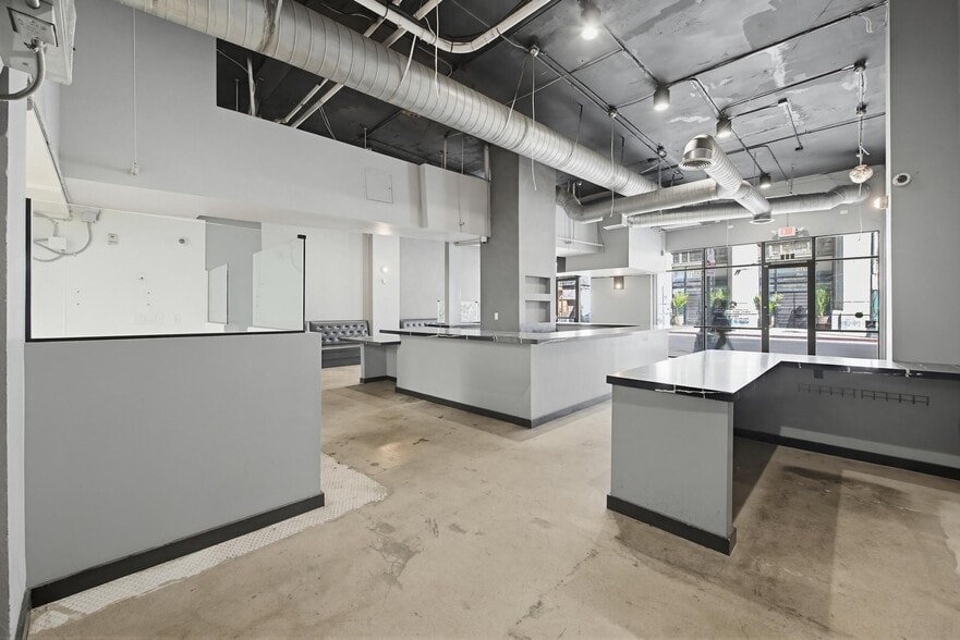More Photos Of 212 W 5th St, Los Angeles Restaurant For Lease