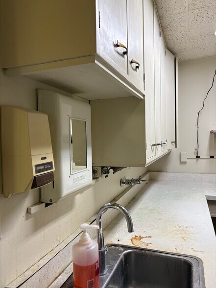 More Photos Of 2017 Sunset Blvd, Steubenville Office For Lease