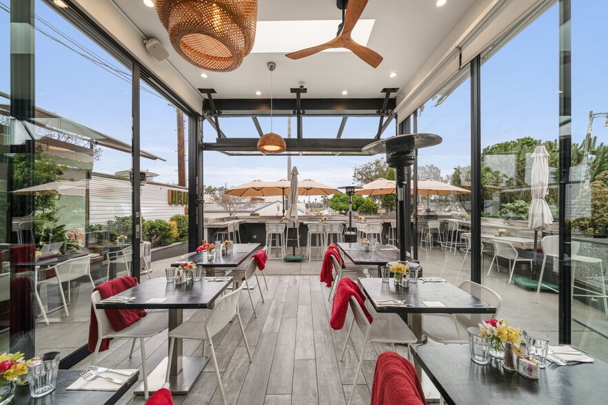 More Photos Of 335 Nieto Ave, Long Beach Restaurant For Sale