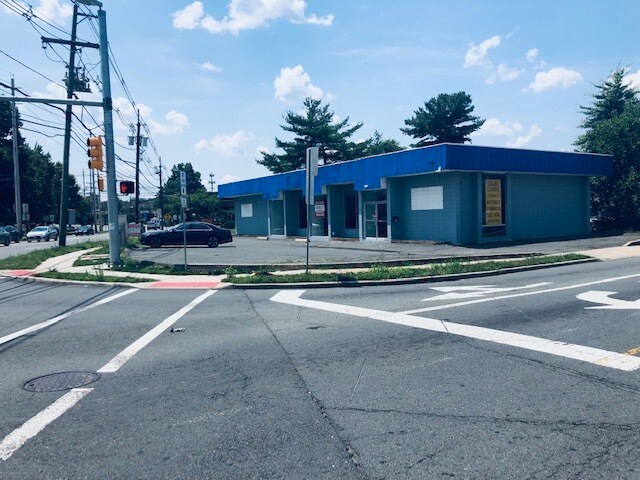 Primary Photo Of 770 Georges Rd, North Brunswick Storefront For Lease