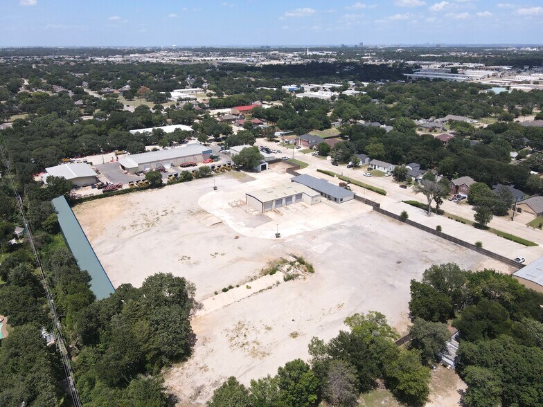 More Photos Of 421 Compton Ave, Irving Warehouse For Lease