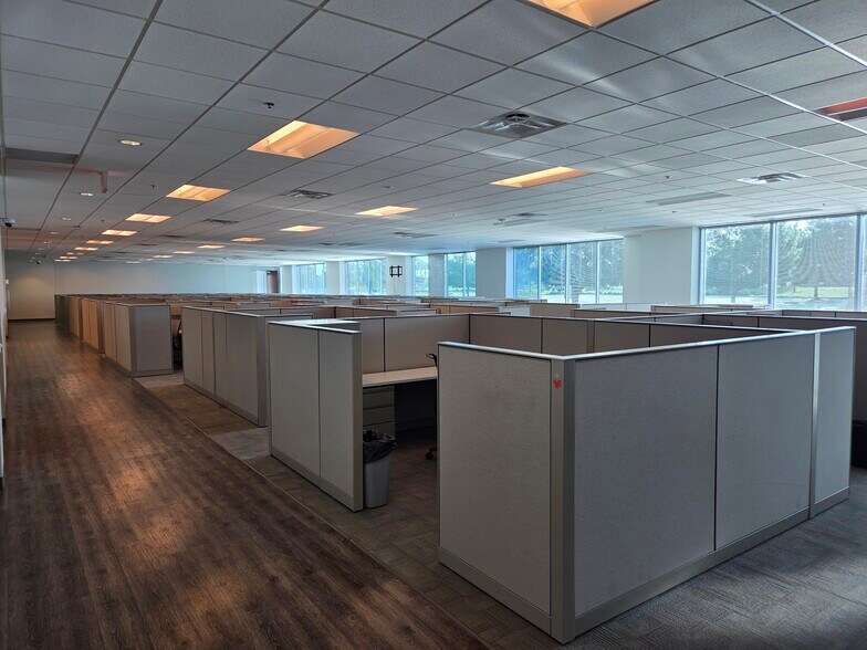 More Photos Of 4609 Regent Blvd, Irving Loft Creative Space For Lease