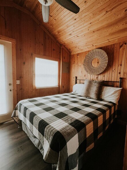 More Photos Of 896 Wilderness Rd, Mammoth Cave All Leisure For Sale