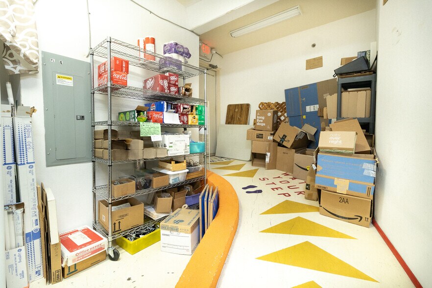 More Photos Of 1212 Wyoming St, Boulder City Storefront Retail Residential For Sale