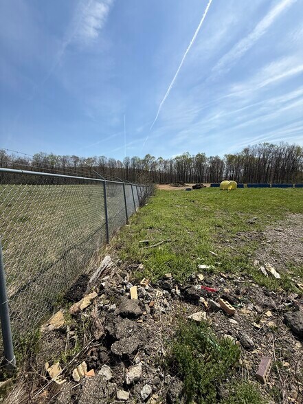 More Photos Of 4881 Pittsburgh Rd, Harrisville Light Distribution For Sale