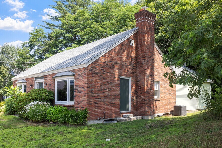 More Photos Of 214 Lake St, Bristol Office For Sale