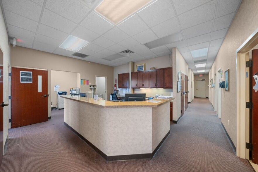 More Photos Of 781 Weatherly Dr, Clarksville Medical For Sale