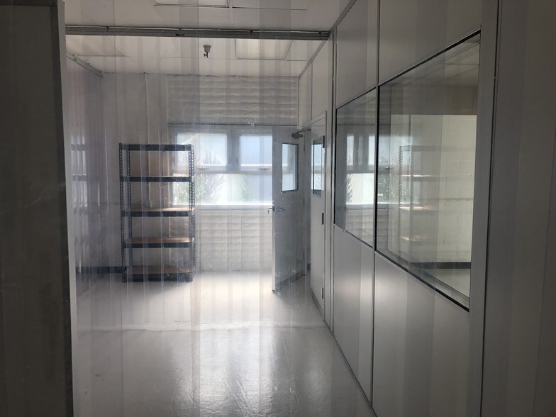 More Photos Of 10451-10455 Roselle St, San Diego Research And Development For Lease