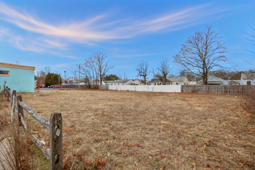 More Photos Of 1430 Memorial Dr, Chicopee Land For Lease