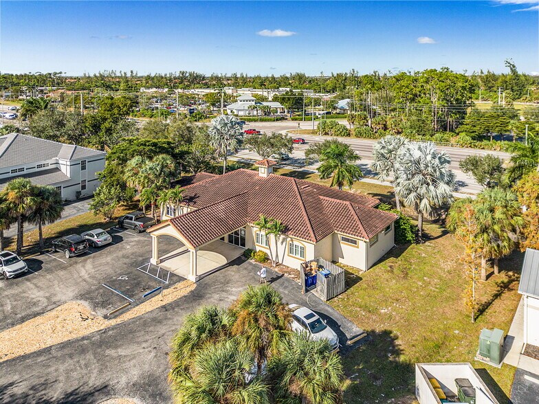 Primary Photo Of 15740 New Hampshire Ct, Fort Myers Medical For Lease