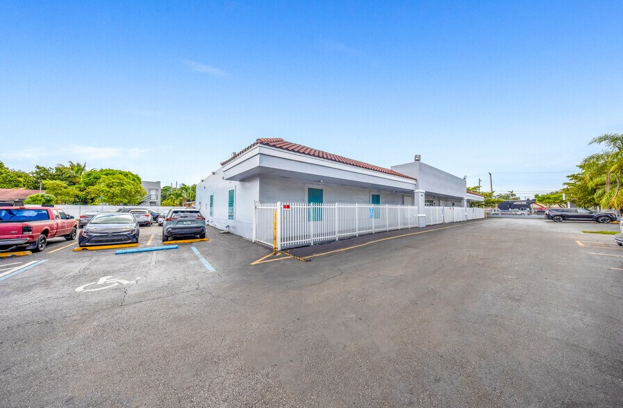More Photos Of 2901 NW 17th Ave, Miami Office For Sale