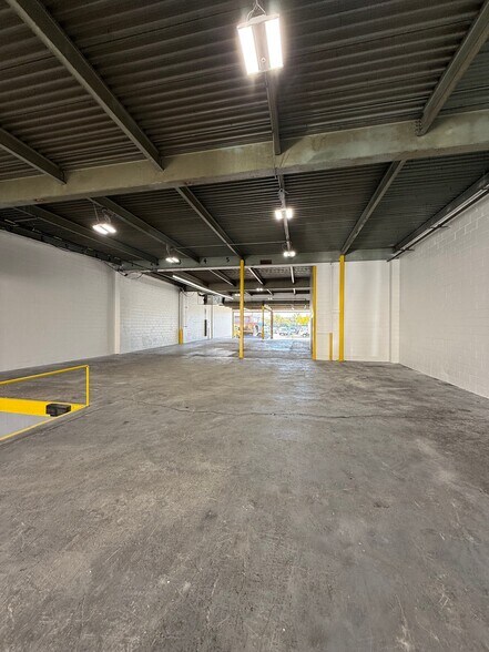 More Photos Of 177-09 150th Ave, Jamaica Warehouse For Lease