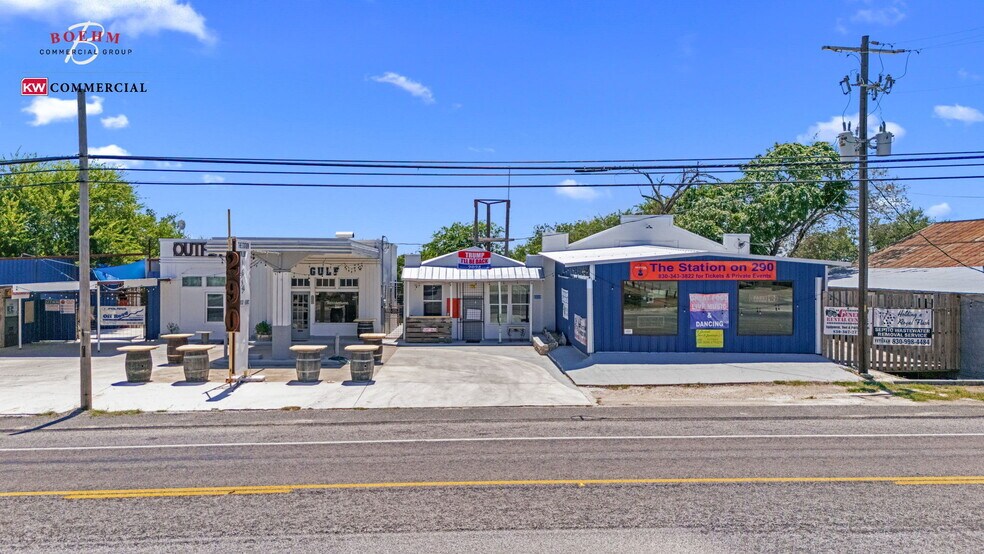 More Photos Of 23699-23737 W US Highway 290, Harper Storefront For Sale
