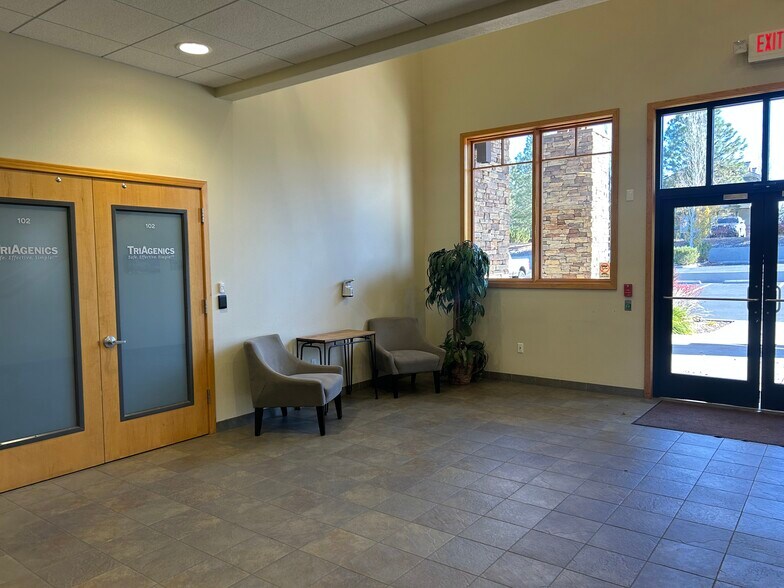 More Photos Of 525 SW Umatilla St, Redmond Office For Lease
