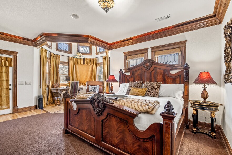 More Photos Of 306 N Main St, Bentonville Hospitality For Sale