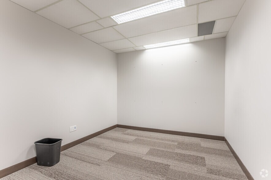 More Photos Of 2233 Argentia Rd, Mississauga Office For Lease