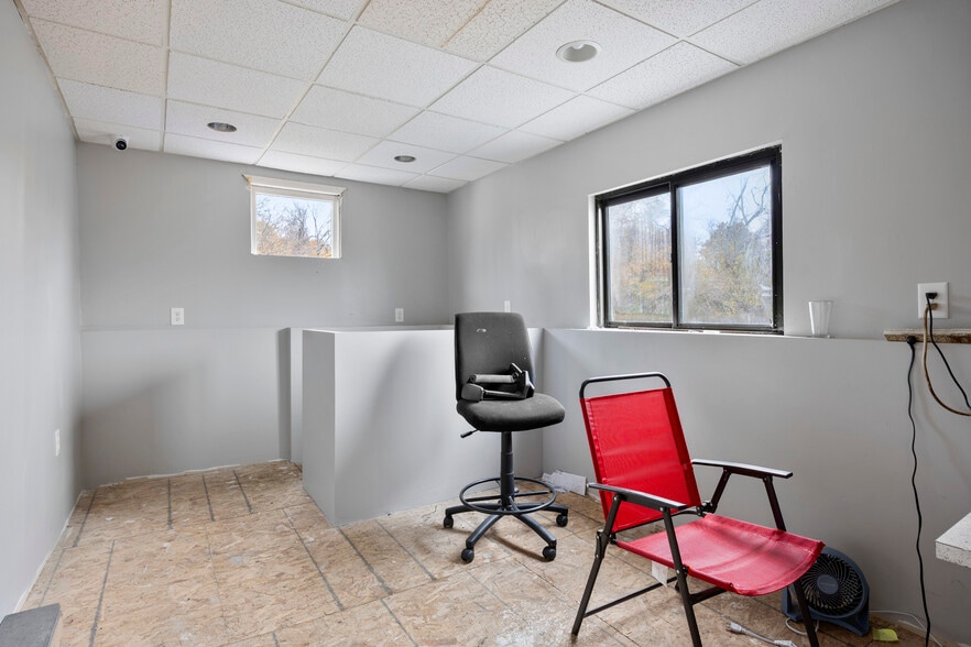 More Photos Of 1118 Broadway, Albany Bar For Sale