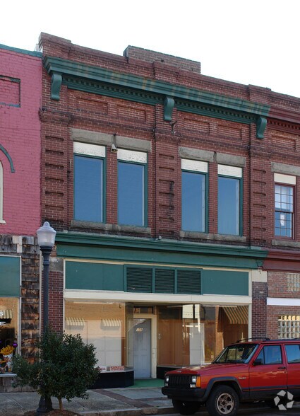 More Photos Of 109 S Raiford St, Selma Storefront For Lease