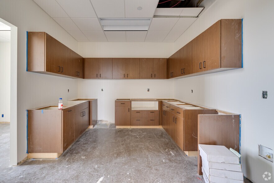 More Photos Of 401 S Boston Ave, Tulsa Office For Lease