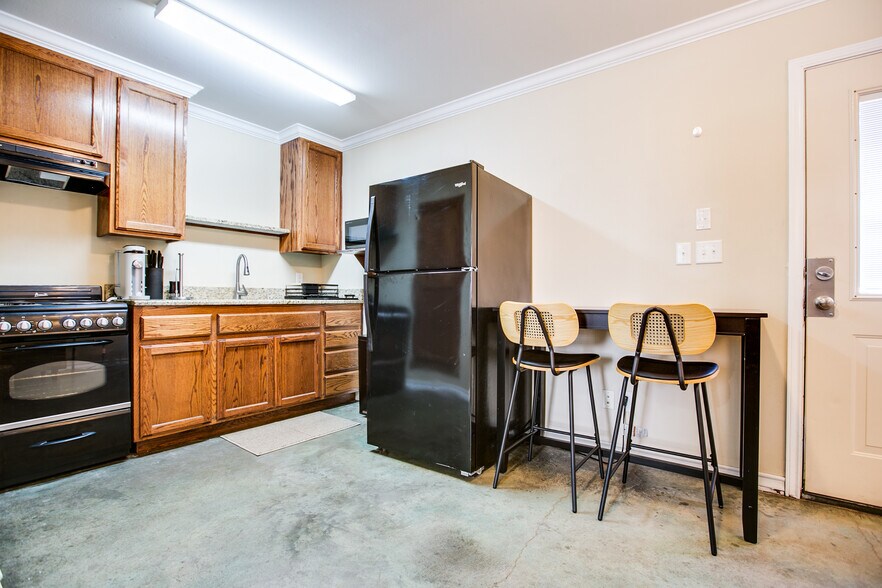 More Photos Of 350 W Avenue L, San Angelo Apartments For Sale