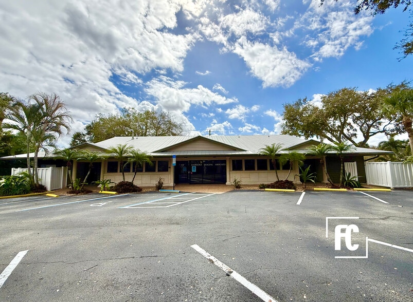 More Photos Of 835 SE Osceola St, Stuart Office Residential For Sale