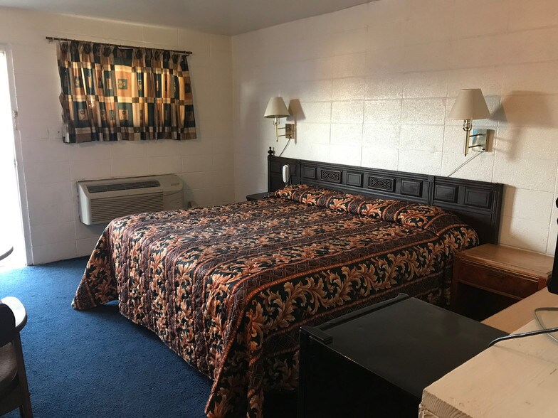 More Photos Of 3000 N Broadway St, Poteau Hotel For Sale