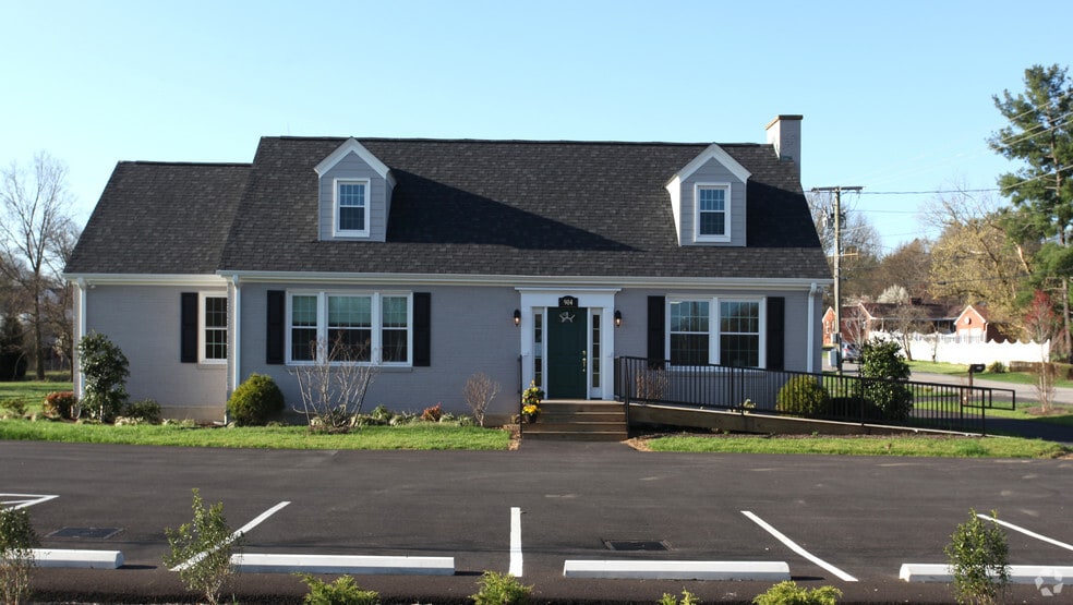 More Photos Of 904 Apperson Dr, Salem Office For Sale