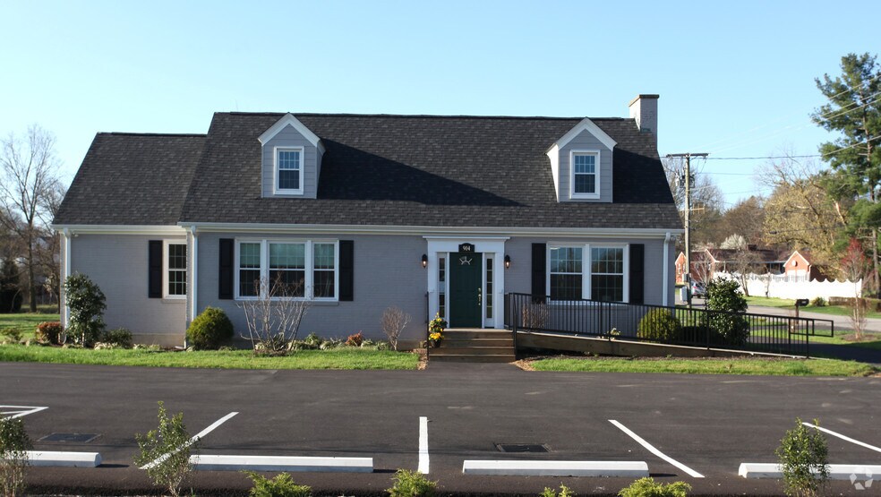 More Photos Of 904 Apperson Dr, Salem Office For Sale