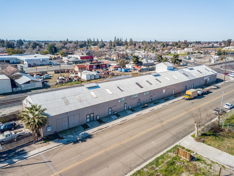 More Photos Of 610 N E St, Madera Warehouse For Lease