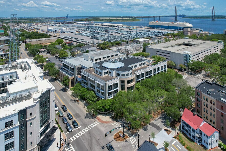 More Photos Of 40 Calhoun St, Charleston Office For Lease
