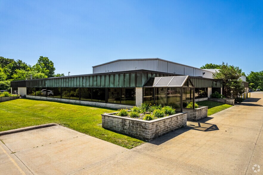 More Photos Of 2300 E Aurora Rd, Twinsburg Warehouse For Lease