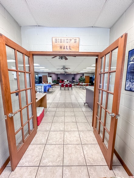 More Photos Of 2833 W Main St, Jenks Religious Facility For Sale