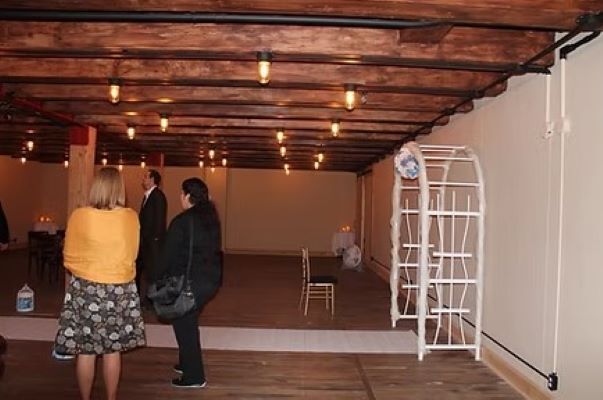 More Photos Of 2600 6th Ave, Troy Showroom For Sale