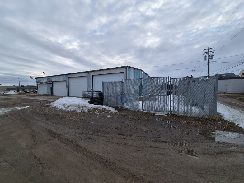 More Photos Of 5018 52 Ave, Tofield Industrial For Sale