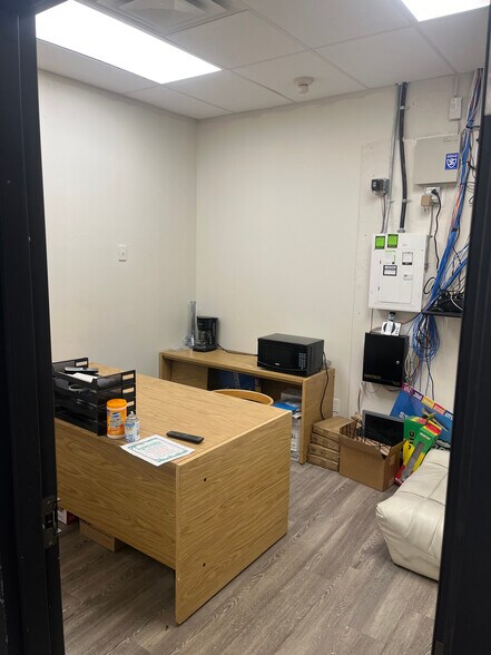 More Photos Of 12046 Fort Rd NW, Edmonton Apartments For Lease