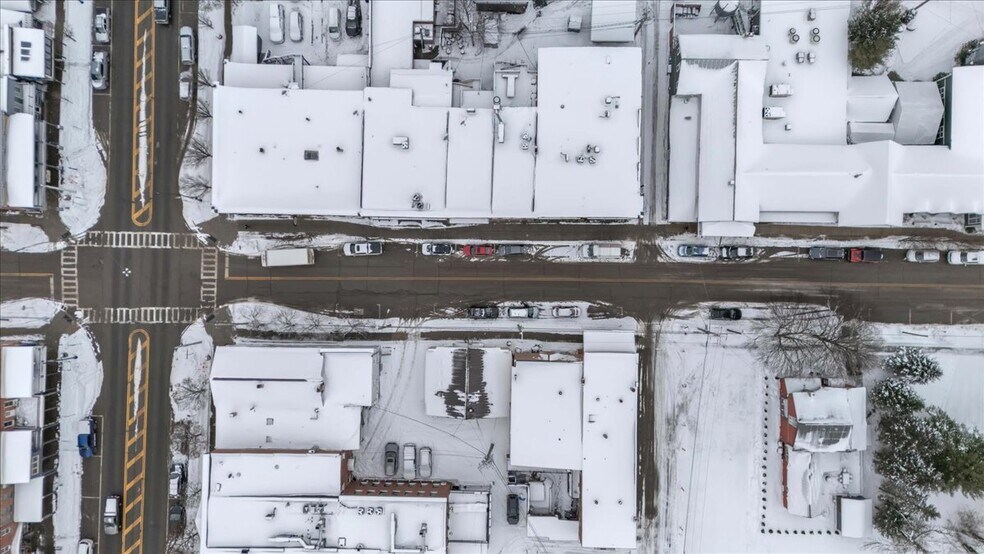 More Photos Of 22 Monroe St, Ellicottville Storefront For Sale