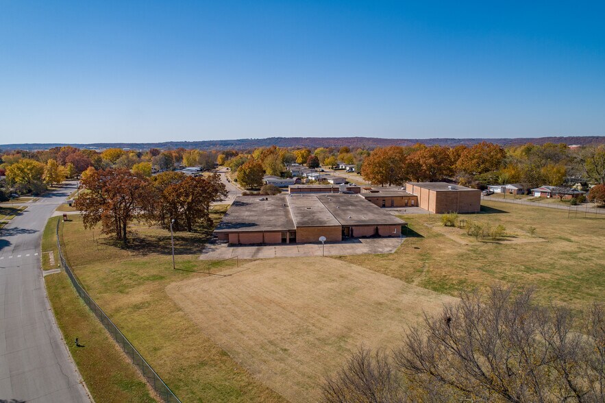 More Photos Of 200 Forrest Park Rd, Bartlesville Religious Facility For Sale