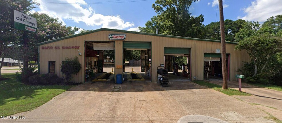 Primary Photo Of 4197 Terry Rd, Jackson Auto Repair For Sale