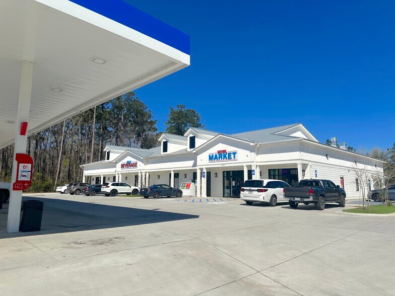 More Photos Of 1355 Harris Trail Rd, Richmond Hill Freestanding For Lease