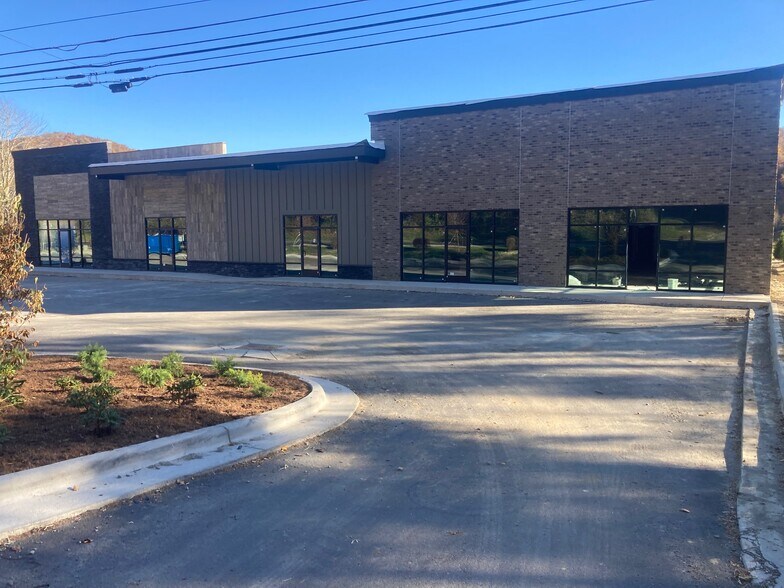 Primary Photo Of 1136 Shawneehaw Ave, Banner Elk Storefront Retail Office For Sale