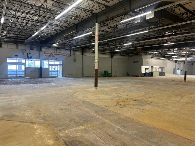 More Photos Of 124 Winchester Dr, West Point General Retail For Sale