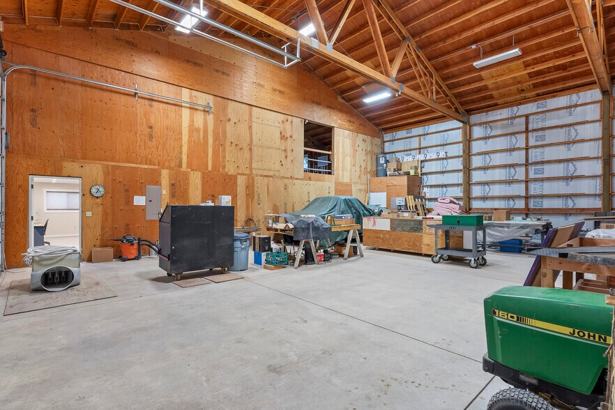 More Photos Of 2120 Apple Loop, Lyons Industrial For Sale