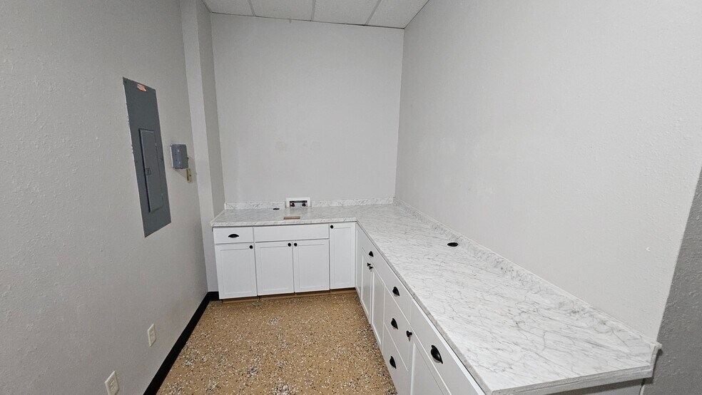 More Photos Of 4415-4433 Tx-322-loop, Abilene Unknown For Lease
