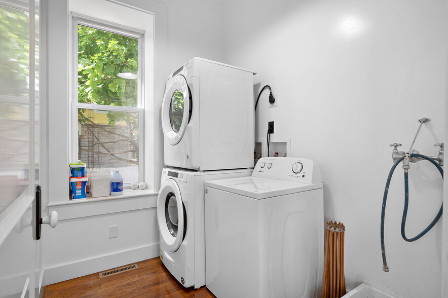 More Photos Of 403 E Adams St, Sandusky Hospitality For Sale